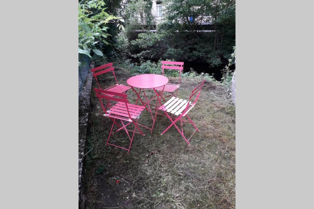 Loft Haut De Gamme Centre Montargis, Place De Parking, Local A Velos, Linge De Lits Et Serviettes, Coin Riviere Amenage, Hamac, Epicerie, Velos En Option, Tout Confort Jusqu'A 4 Voyageurs エクステリア 写真